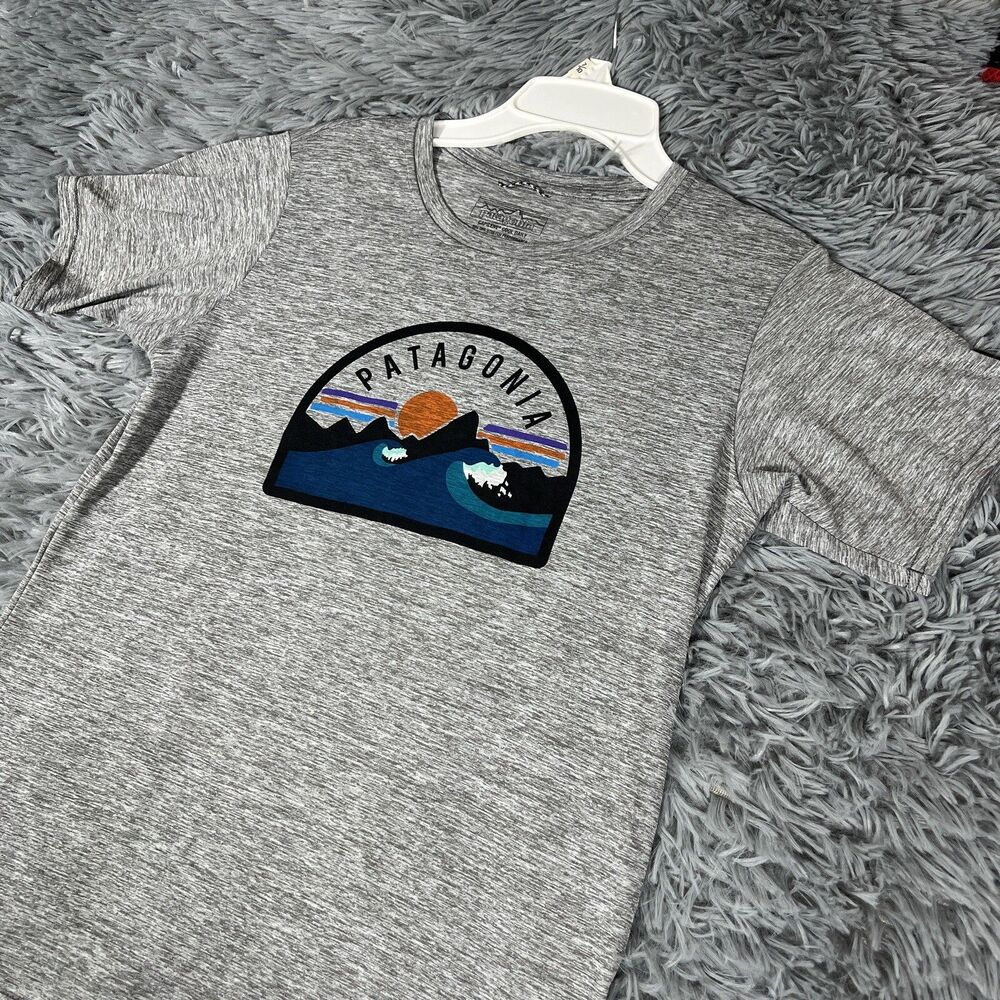 Patagonia Adult Shirt XS Gray Capilene Cool Daily Performance Pullover Womens